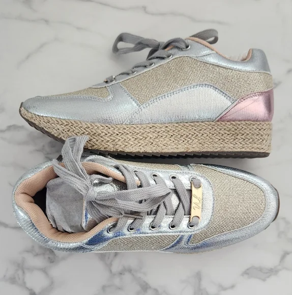 Women Silver Fashion Sneakers Size 8 - Picture 9 of 13